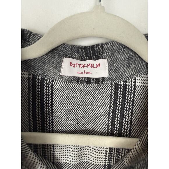 Butter Melon Womens Plaid High-Low Button Down Top Sm Gray Black Flannel Shacket - Picture 4 of 8